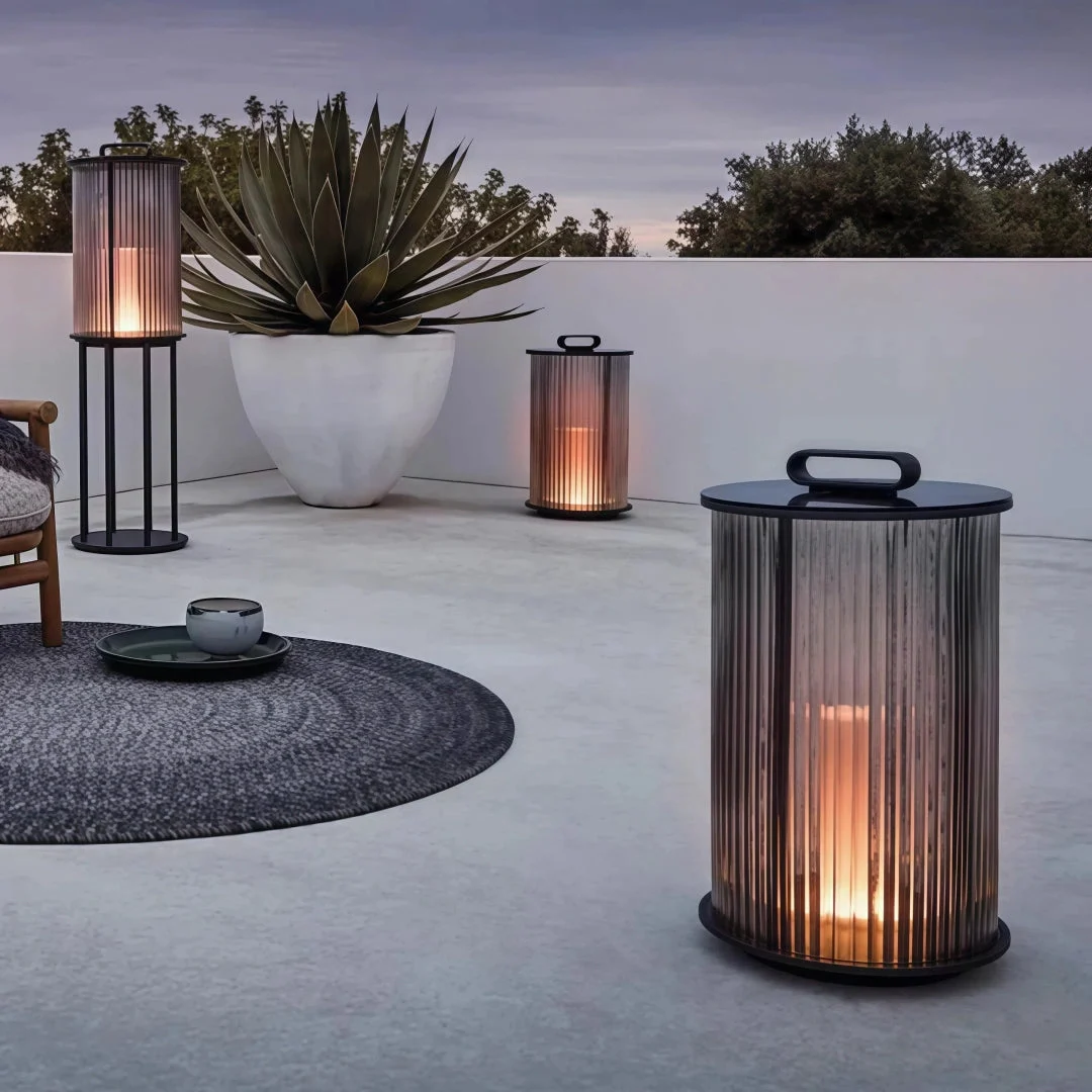 Lampara de pie solar exterior moderna portatil de vidrio farol para terraza
