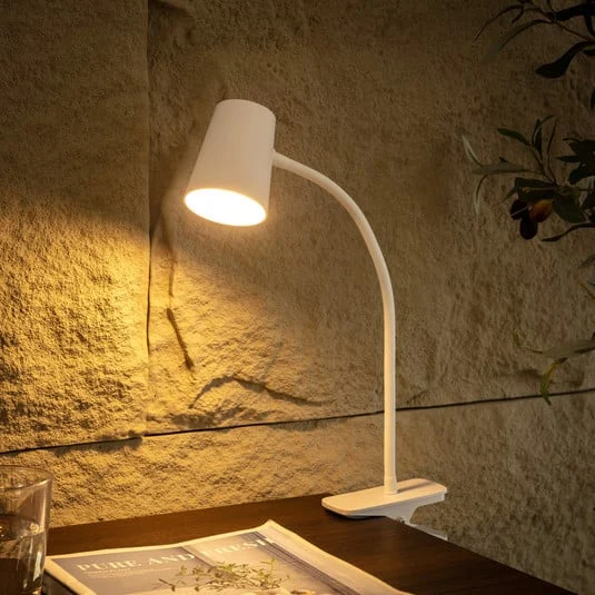Lindby Ailina Lámpara de mesa LED, base de pinza, blanca