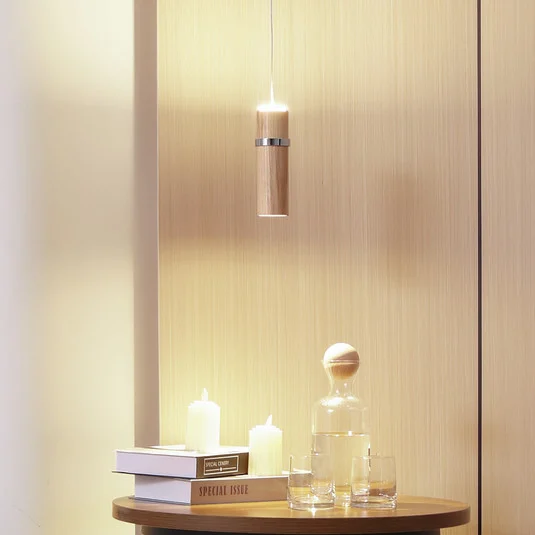 Lámpara colgante LED Nojus de Lucande, madera, luz hacia arriba/abajo, Ø 6 cm