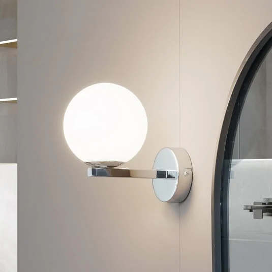 Lucande aplique de pared Bidolo, color cromo, cristal, Ø 12 cm, IP44