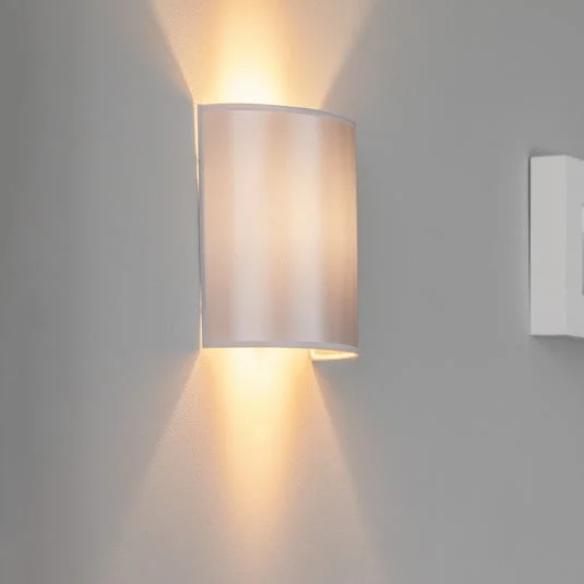 Aplique de pared satinado en atlas, plata/oro