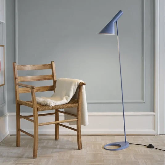 Louis Poulsen AJ lámpara de pie de diseño azul-gris
