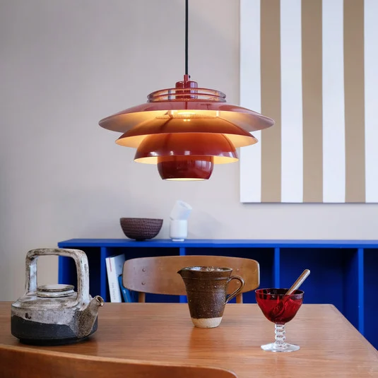 Dyberg Larsen Ejka Lámpara colgante de metal rojo oscuro