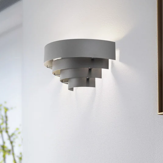 Aplique de pared Levin con pantalla de acero, gris