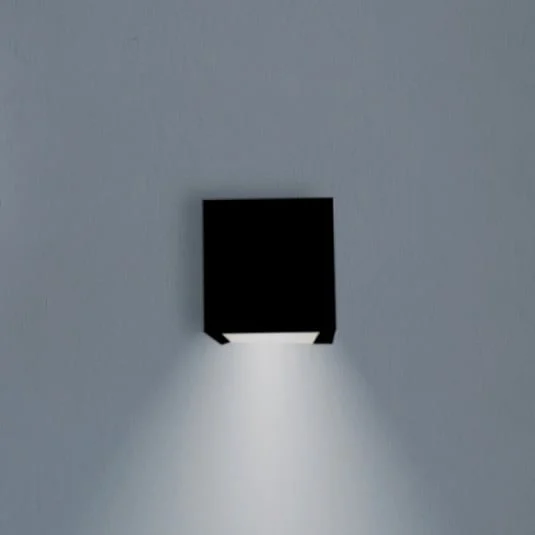 Newgarden Aplique de pared LED recargable Box 8, negro, 7,5x7,5cm