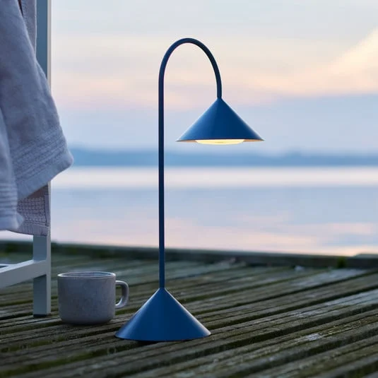 Lámpara de mesa recargable LED FRANDSEN Grasp, azul petróleo, 47 cm, metal