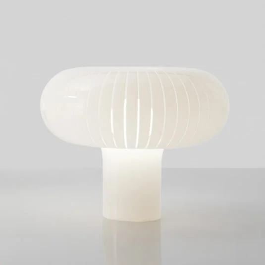 Lámpara de mesa Kartell Teresa, blanca, Ø 50 cm, PMMA reciclado