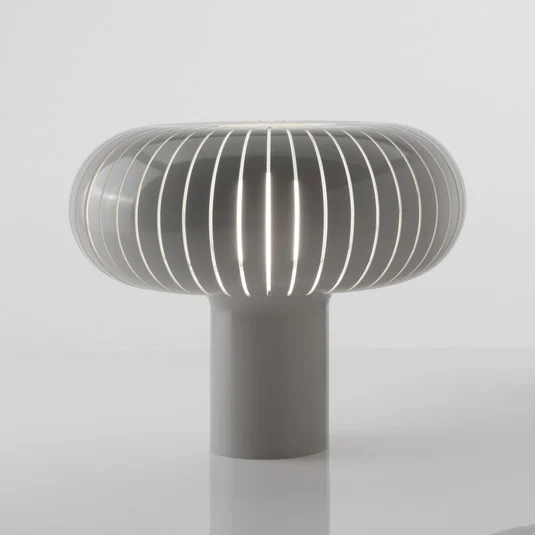 Lámpara de mesa Kartell Teresa, gris paloma, Ø 50 cm, PMMA