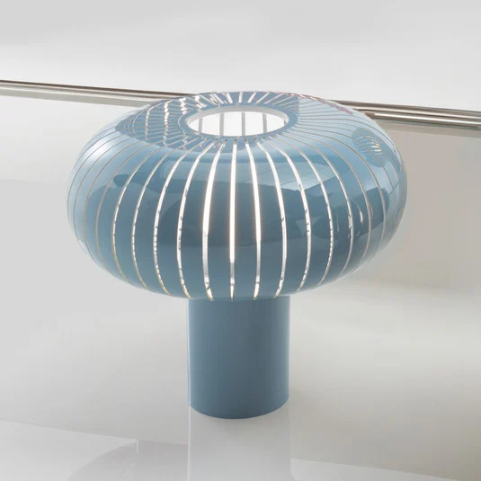 Lámpara de mesa Kartell Teresa Special Edition, azul claro, Ø50 cm