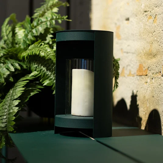 Farol AYTM Ora, verde oscuro, altura 28,2 cm, vidrio, aluminio