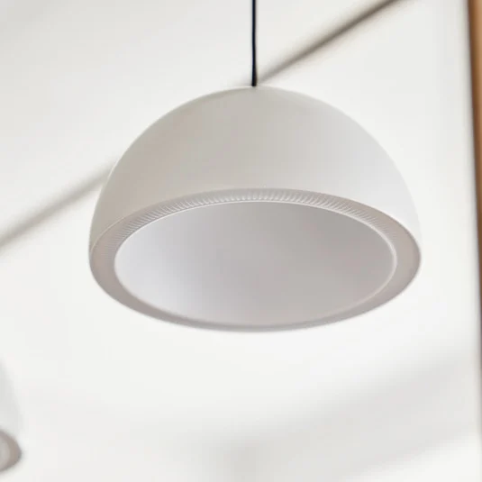LOOM DESIGN Lámpara colgante LED Curve, blanca, aluminio, Ø 14 cm