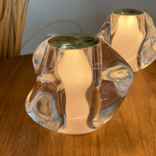 Lámpara de mesa LED recargable LOOM DESIGN Ice Ball dorada Ø 10,5 cm