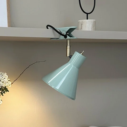 Lámpara de pinza Sleep de Dyberg Larsen, verde menta, Ø 15 cm, acero