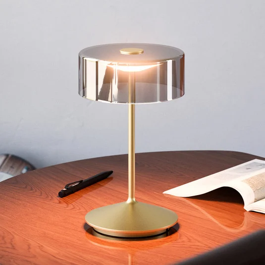 Lámpara de mesa recargable Numotion LED, dorada, cristal, IP54, atenuable