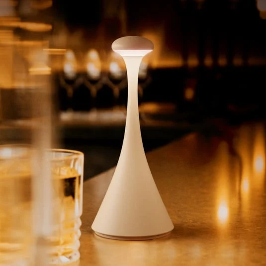 Lámpara de mesa LED recargable Nudrop mini, beige duna, IP54, atenuable