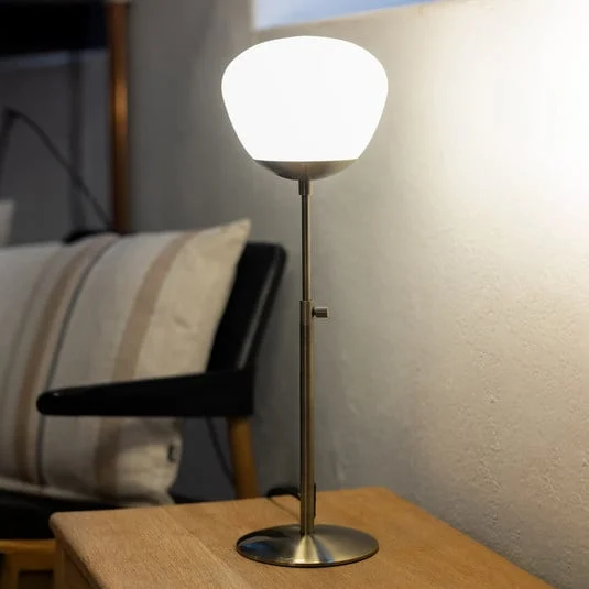 Lámpara de mesa Rise, altura 60 cm, latón antiguo, hierro, cristal