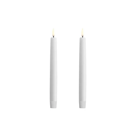 Juego de 2 velas LED TAPER, blancas, altura 20 cm - Uyuni Lighting