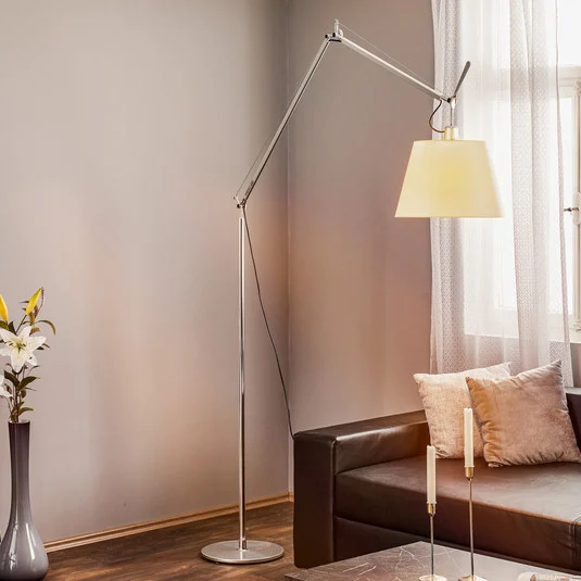 Lámpara de pie Artemide Tolomeo Mega, blanco/aluminio, pergamino atenuable