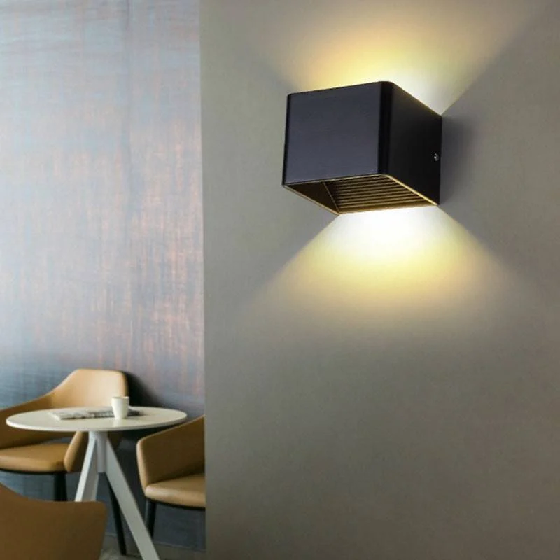 Aplique de pared LED "KUUTIO" 6W 529 lumens