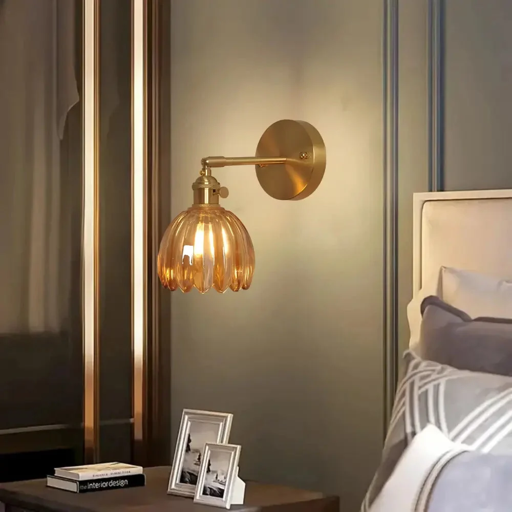 ForjaLuz - Lámpara de Pared Moderna con Toques de Oro