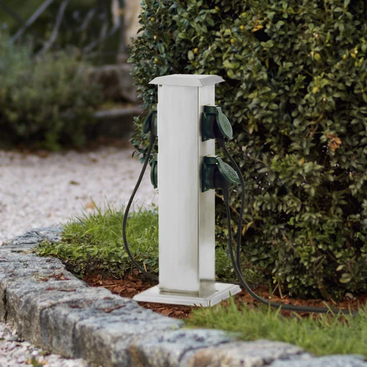 Columna de enchufes de acero inoxidable Park 4