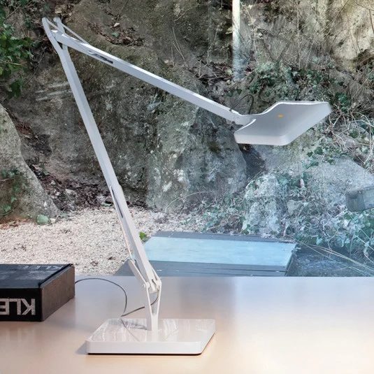FLOS Kelvin lámpara de mesa LED en blanco