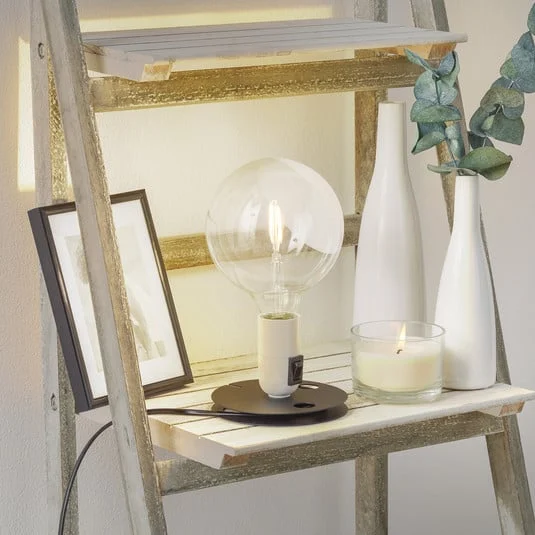Lámpara de mesa LED Lampadina de FLOS, blanca, base negra