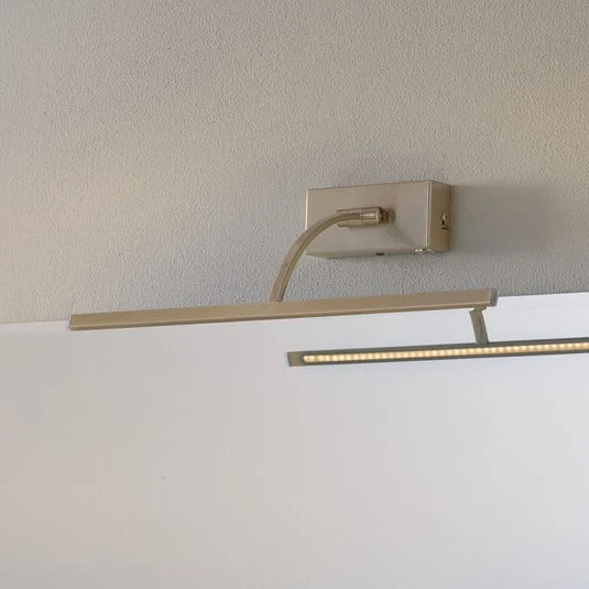 Lámpara de pared LED Matisse, ancho 45 cm, plata