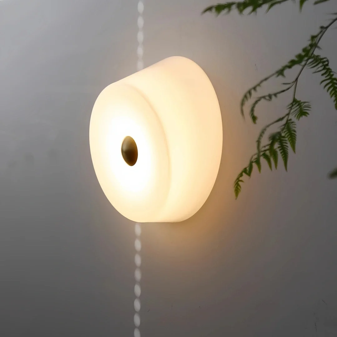 Aplique de pared de vidrio vintage en tono crema para pasillo