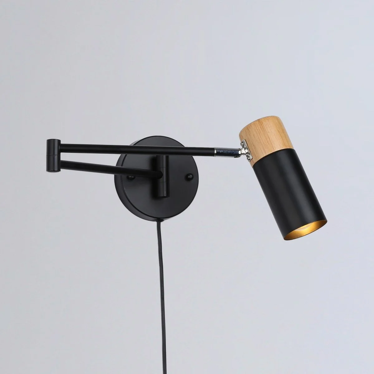 Aplique de pared extensible con cable y enchufe "Logan"