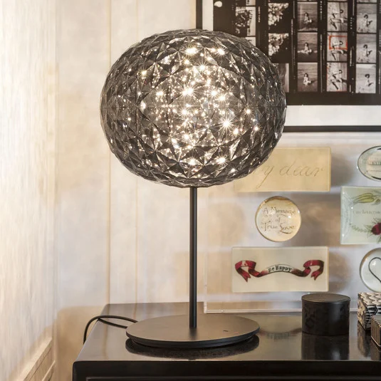 Lámpara de mesa LED Planet, atenuador, ahumado