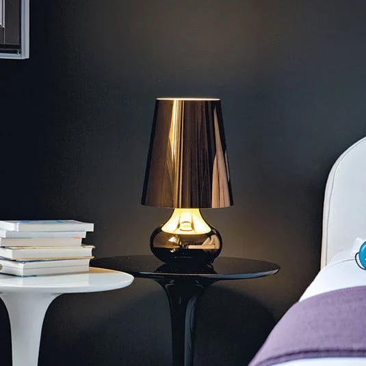 Lámpara de sobremesa LED Cindy, gris metálico