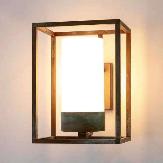 Aplique de exterior Cubic³ 3363 latón antiguo/opal
