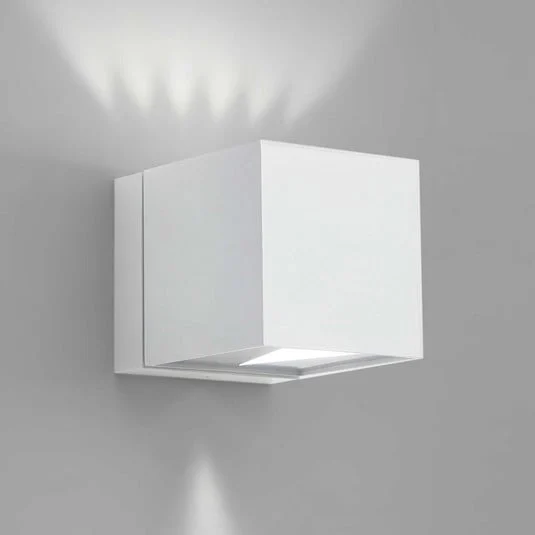 Aplique Dau con forma de cubo up-down, aluminio