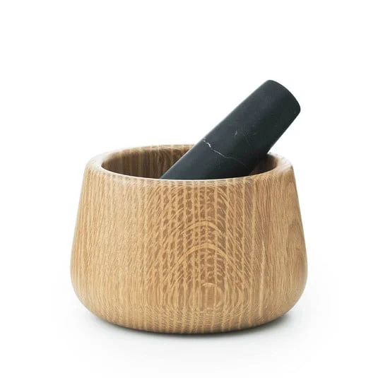 Mortero artesanal & y mazo negro - Normann Copenhagen