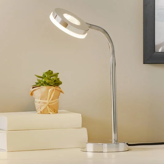 Lámpara de mesa LED Rennes, color cromo, altura 40 cm