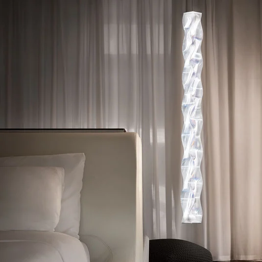 Slamp Hugo Vertical lámpara colgante LED prisma