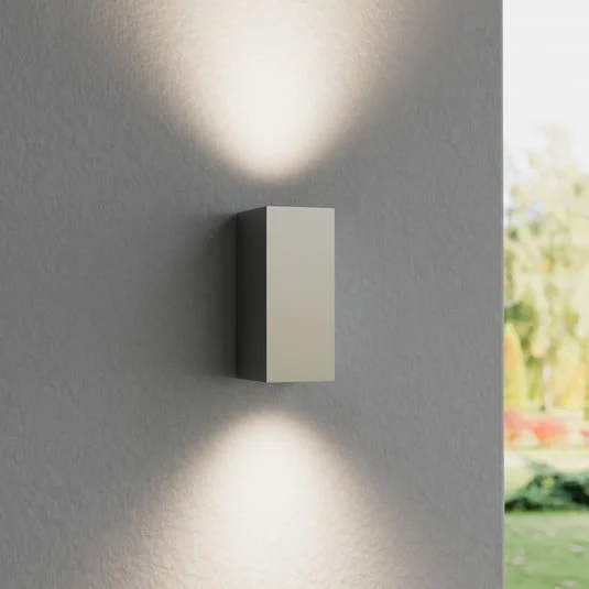 Aplique de exterior Lucande Tavi, 15 cm, plateado, IP54