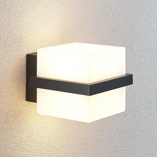 Aplique LED para exterior Aurón en forma de cubo