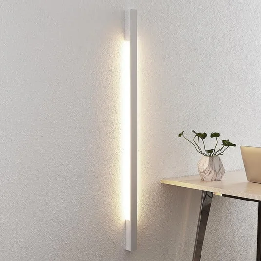 Arcchio Aplique de pared LED Ivano, 130 cm, blanco, aluminio