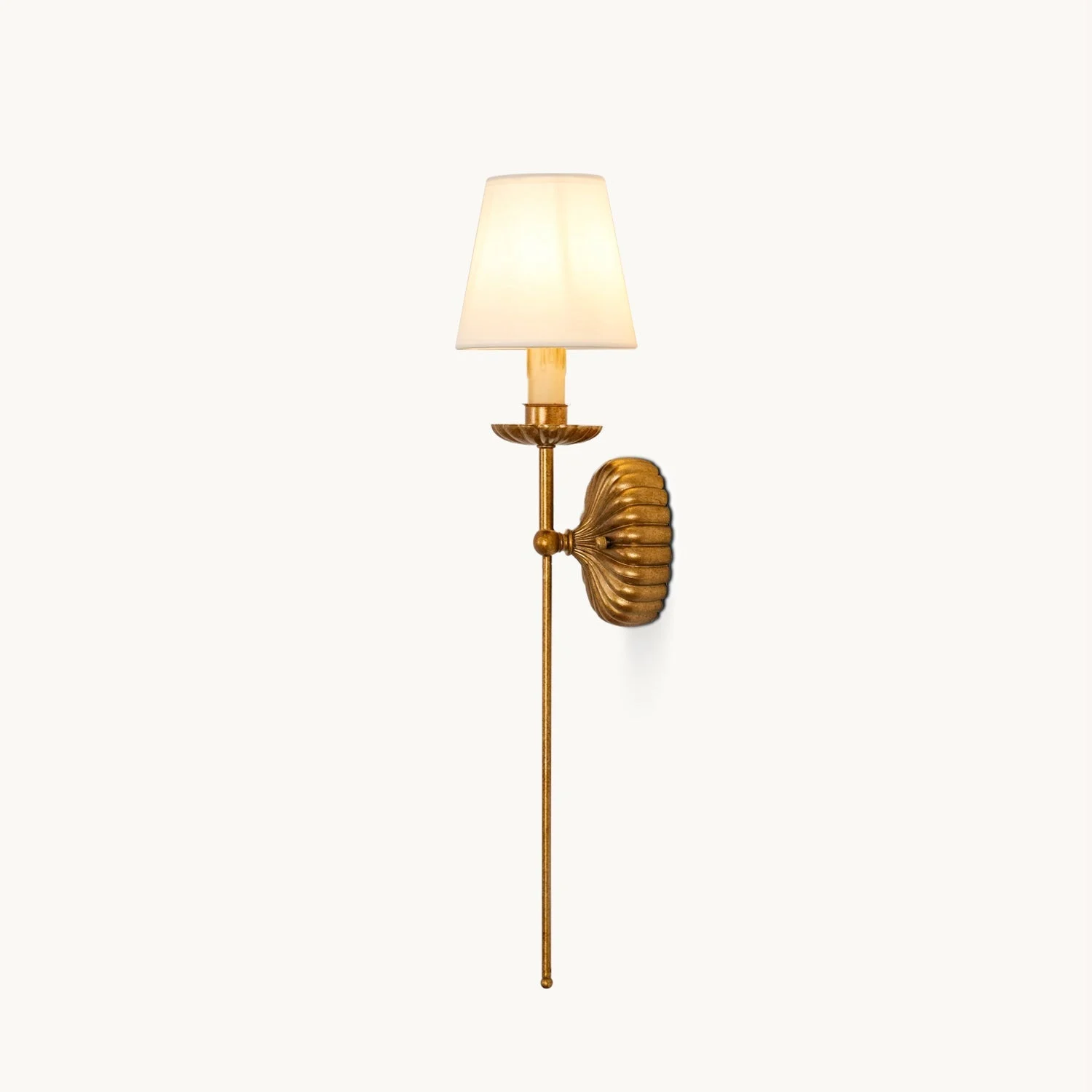 Syela - Aplique de Pared en Oro Antiguo con Pantalla Blanca – Lámpara de Estilo Vintage