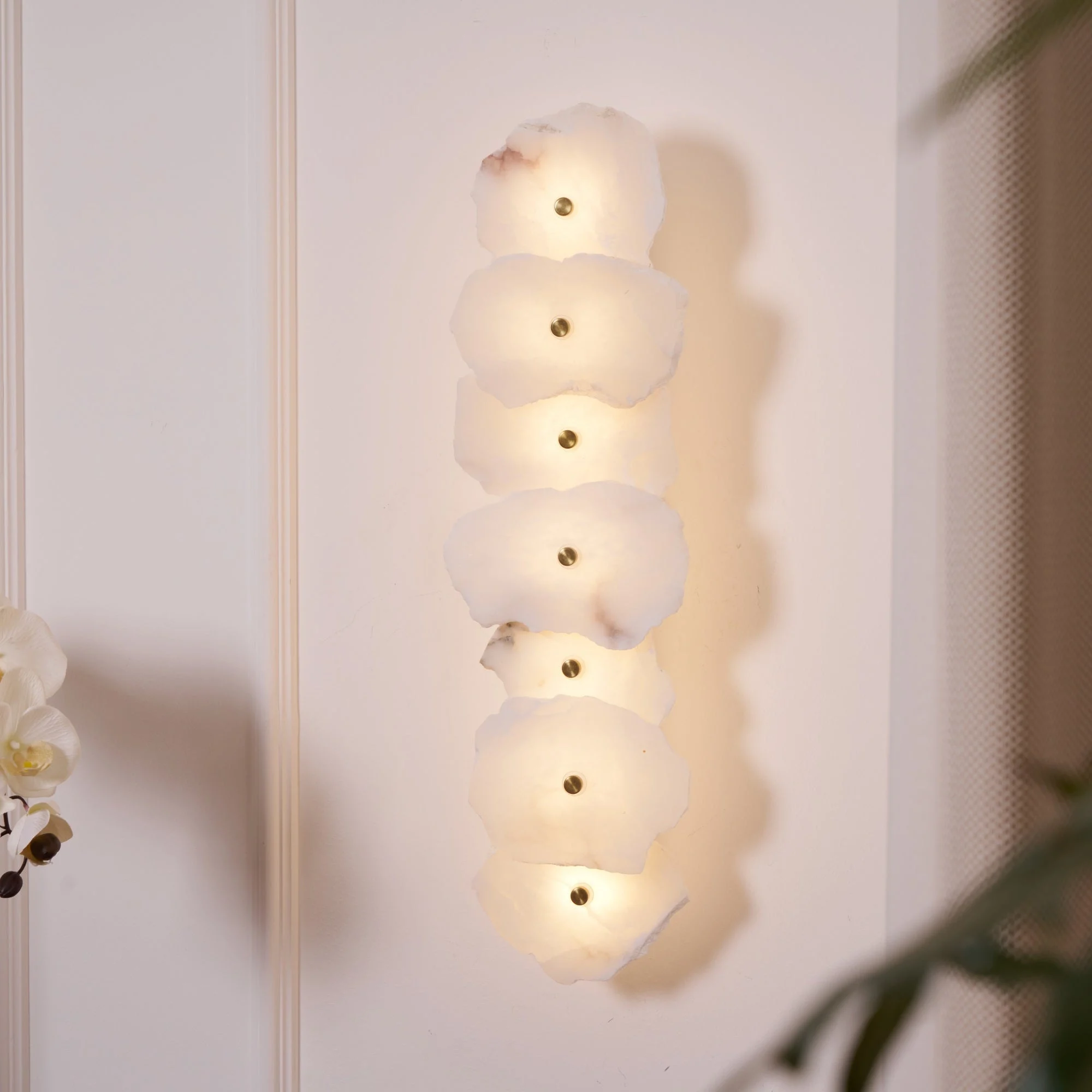 Ralya - Aplique de Pared de Alabastro con Luz LED Integrada - Diseño Moderno y Elegante
