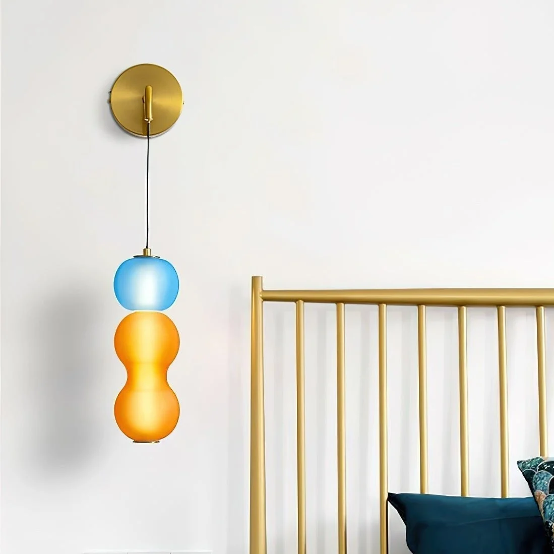 Velano - Aplique de Pared de Oro con Luz LED Integrada y Detalles Beige - Aplique Pared para Dormitorio y Decoración Elegante