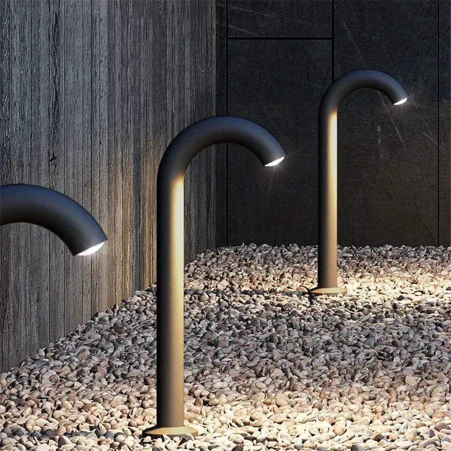 AquaBrisa – Luz de Jardín Negro LED Impermeable y Elegante IP68