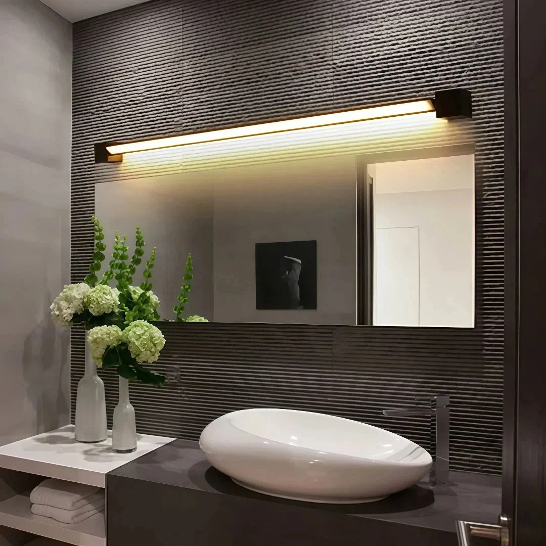 Aplique de pared para baño LED orientable negro alargado
