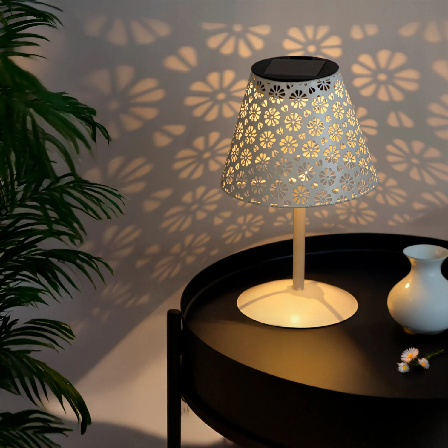 Lampara LED Solar de Sobremesa White Hearth IP44