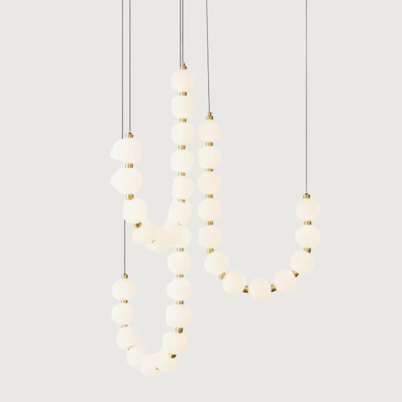 Ilyra - Lámpara de Araña de con Base de Latón y Luz Regulable – Diseño Elegante para Iluminar Tu Espacio