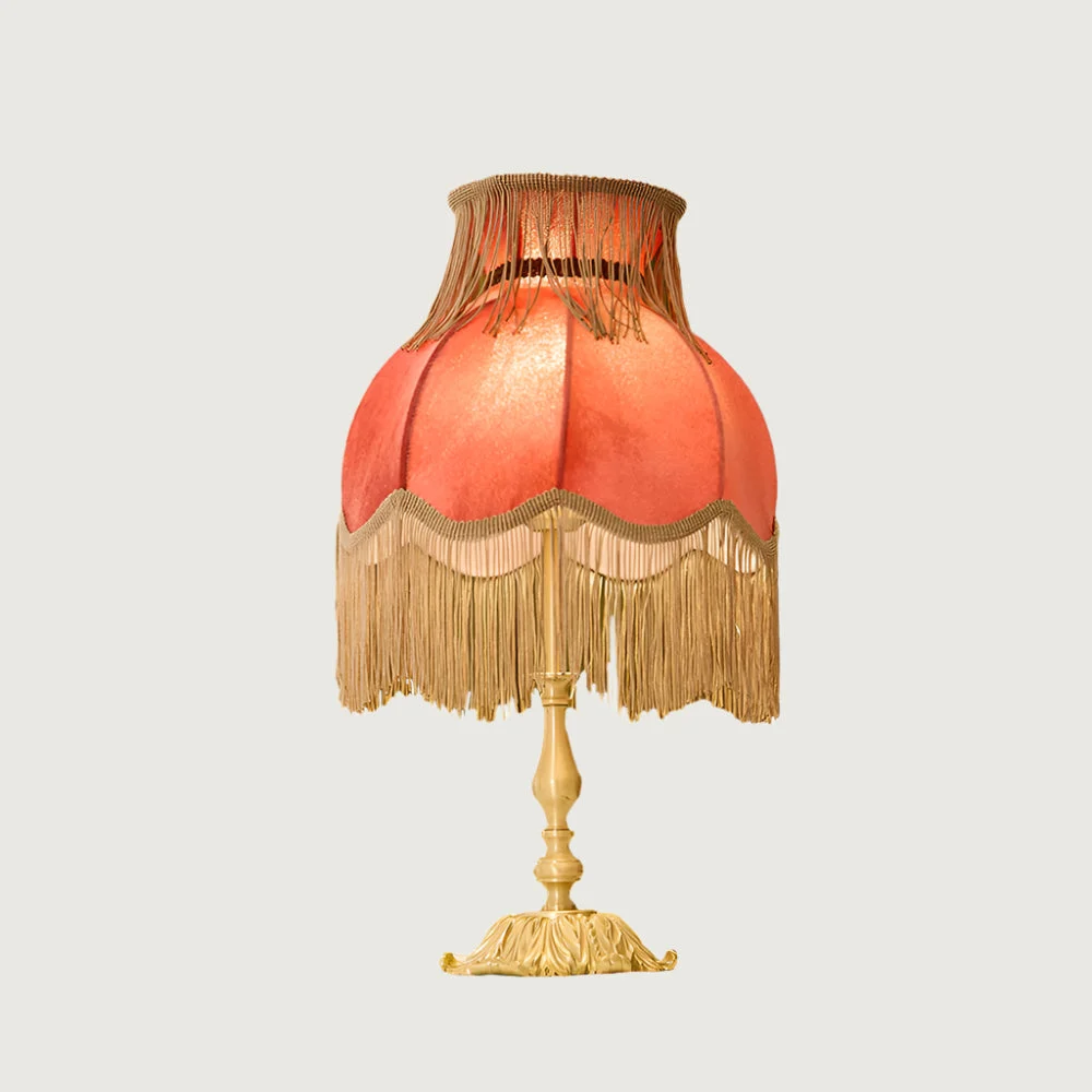 Vimora - Lámpara de Mesa Moderno con Base de Latón y Tela - 24cm Diámetro - Ideal para Mesitas de Noche y Escritorios