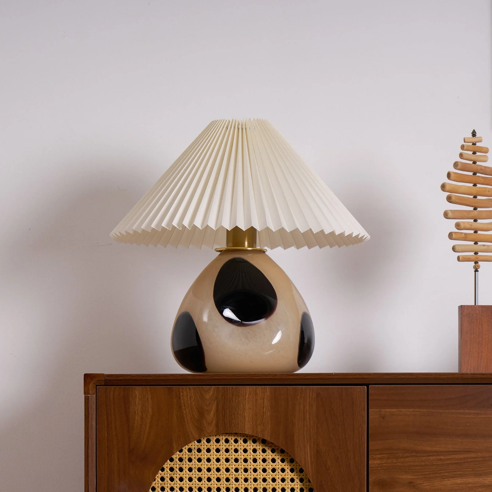 Toril - Lámpara de Mesa de Vidrio en Negro y Blanco - Diseño Elegante para Iluminación Acogedora y Funcional