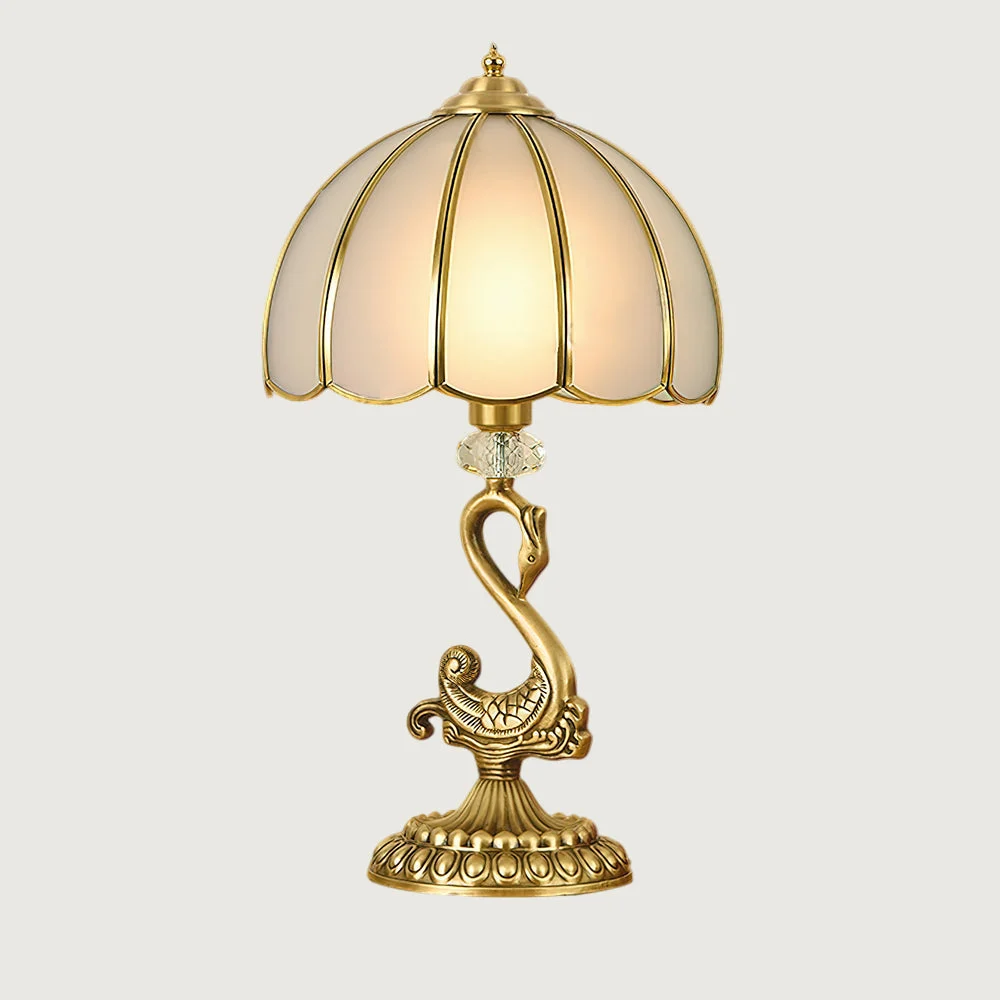 Levra - Lámpara de Mesa de Bronce en Forma de Cisne con Pantalla de Vidrio Esmerilado – Estilo Medieval y Diseño Elegante